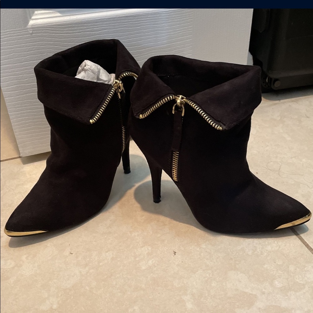 Black and gold heeled booties 3 inch - Picture 3 of 3
